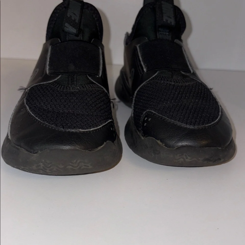 Nike Flex Runner 3 Sneakers Boys Size 11 / 11c